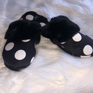 NWOT Victoria’s Secret Polka Dot Slippers, Large